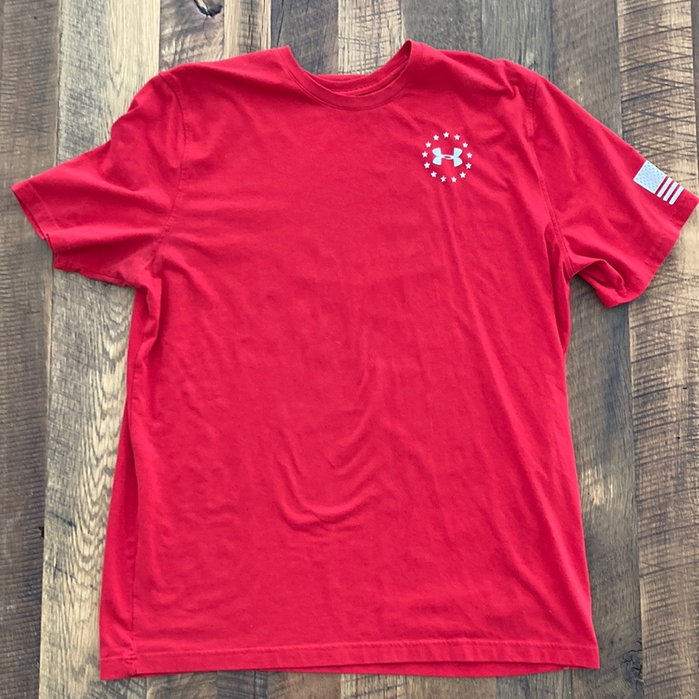 Men’s large red Under Armour T-shirt